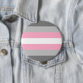 Badge Rond 10 Cm Drapeau de fierté demifille (En situation)