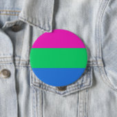 Badge Rond 10 Cm Drapeau de la Pride (En situation)