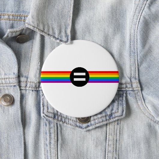 Badge Rond 10 Cm Drapeau des droits des homosexuels (En situation)