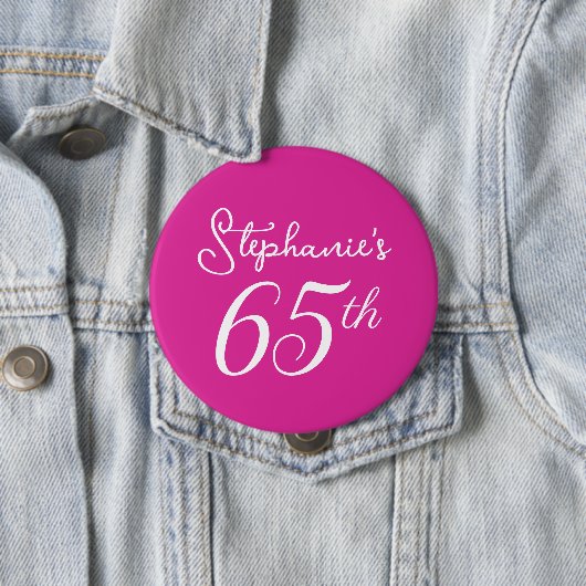 Badge Rond 10 Cm Élégant Monogramme rose 65e fête d'anniversaire (En situation)