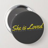Badge Rond 10 Cm Elle est aimée : Trafic d'humain d'extrémité (Devant & derrière)