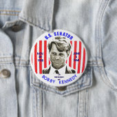 Badge Rond 10 Cm En mémoire de Bobby Kennedy (En situation)