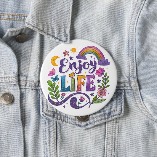Badge Rond 10 Cm "Enjoy Life" Button (En situation)
