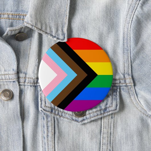 Badge Rond 10 Cm Fierté de progrès LGBTQ+ (En situation)