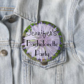 Badge Rond 10 Cm Flair - Bouton Lilac/Bachelor violet (En situation)