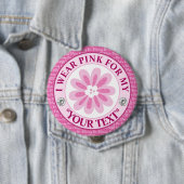 Badge Rond 10 Cm Glitter Flower Breast Cancer Awareness Design (En situation)