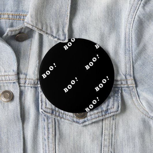 Badge Rond 10 Cm Halloween mots de passe sur noir (En situation)