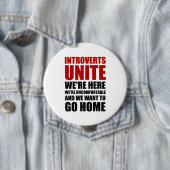 Badge Rond 10 Cm Introverts unissent (En situation)