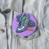 Badge Rond 10 Cm Je courrais plutôt - des baskets (En situation)