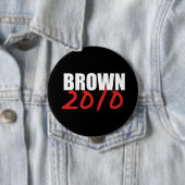 Badge Rond 10 Cm JERRY BROWN Election Gear (En situation)
