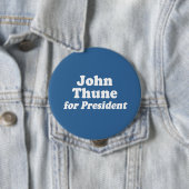 BADGE ROND 10 CM JOHN THUNE, PRÉSIDENT (En situation)