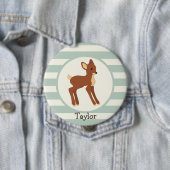 Badge Rond 10 Cm Joli cerf de bois; Grandes vertes de sable (En situation)