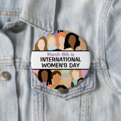 Badge Rond 10 Cm Journée internationale de la femme - 8 mars (En situation)