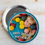 Badge Rond 10 Cm Joyeux Anniversaire Moderne Simple Photo<br><div class="desc">Ce design simple et moderne est composé de typographie serif et d'ajouter une photo personnalisée.</div>