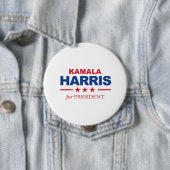 Badge Rond 10 Cm Kamala Harris pour le président - (En situation)