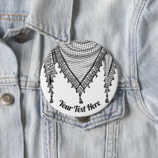 Badge Rond 10 Cm Keffiyeh Écharpe palestinienne tissu traditionnel (En situation)