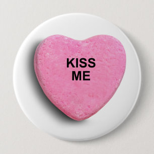 BADGE ROND 10 CM KISS ME