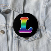 BADGE ROND 10 CM L POUR LA FIERTÉ LESBIENNE (En situation)