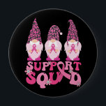 Badge Rond 10 Cm Les Gnomes soutiennent l'équipe Sensibilisation au<br><div class="desc">Les Gnomes soutiennent l'équipe Sensibilisation au cancer du sein</div>