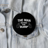 Badge Rond 10 Cm L'homme derrière la bosse (En situation)