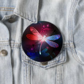 Badge Rond 10 Cm libellule rouge brillante (En situation)