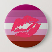 BADGE ROND 10 CM LIPSTICK LESBIAN FIDE FLAG STRIPES DESIGN - 2014 (Devant)