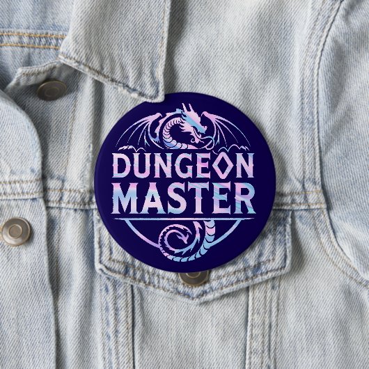 Badge Rond 10 Cm Maître de Dungeon (En situation)