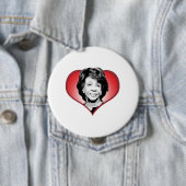 Badge Rond 10 Cm Maxine arrose le coeur - (En situation)
