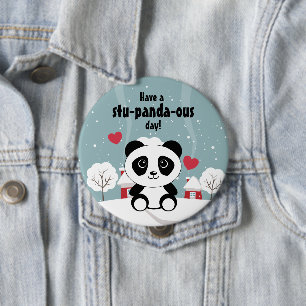 Badge Rond 10 Cm Panda Bébé Cute En Hiver Gris Neige