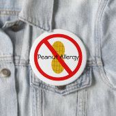 Badge Rond 10 Cm Pin d'allergie d'arachide (En situation)