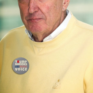 Badge Rond 10 Cm slogan de protestation anti-Trump gris rouge