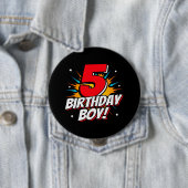 Badge Rond 10 Cm Superhero Anniversaire Garçon - 5 ans - 5e anniver (En situation)
