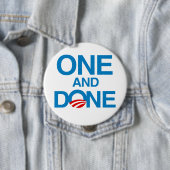 BADGE ROND 10 CM UN ET FAIT (En situation)