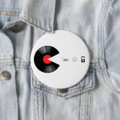 Badge Rond 10 Cm VINYL VILLAIN manger TOUT (En situation)