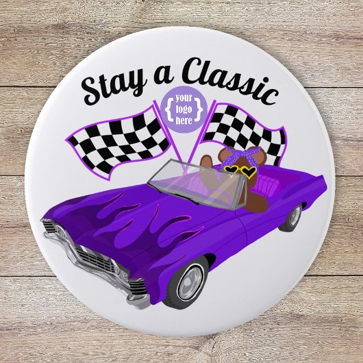 Badge Rond 10 Cm Voiture Classique Convertible Violet, Drapeaux À d