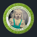 Badge Rond 10 Cm Votre photo 70e anniversaire Numéro Motif Vert<br><div class="desc">Il s'agit d'un bouton commémoratif avec votre photo et votre texte pour célébrer votre 70e anniversaire. Il y a un modèle de texte pour faciliter la modification du message et de la date. Il y a aussi un modèle photo pour faciliter l'ajout de votre image. Ce cadre d'image vert et...</div>