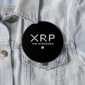 Badge Rond 10 Cm XRP La crypto-monnaie de mème de citation standard (En situation)