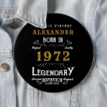 Badge Rond 15,2 Cm 50th Birthday 1972 Vintage Black Gold Ajouter un n<br><div class="desc">Un badge personnalisé / pin badge pour ce monsieur d'anniversaire né en 1972 et ayant 50 ans. Ajoutez le nom à ce design vintage de style rétro noir, blanc et or pour un cadeau d'anniversaire personnalisé. Modifiez facilement le nom et l'année avec le modèle fourni. Un merveilleux cadeau d'anniversaire noir...</div>