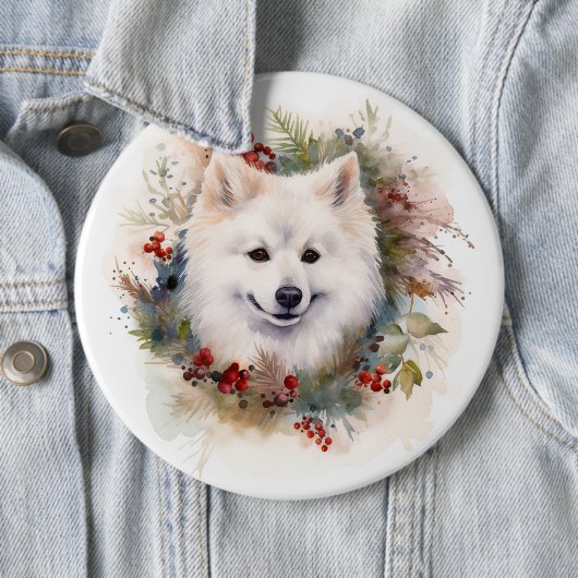 Badge Rond 15,2 Cm American Eskimo Christmas Wreath Festive Pup (En situation)