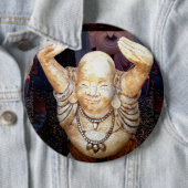 Badge Rond 15,2 Cm bouton bouddha souriant (En situation)