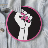 Badge Rond 15,2 Cm Bouton féministe d'ordre du jour (En situation)