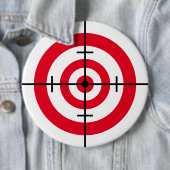Badge Rond 15,2 Cm Bullseye dans les Crosshairs (En situation)