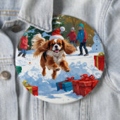 Badge Rond 15,2 Cm Cavalier King Charles Spaniel Neige avec Noël (En situation)