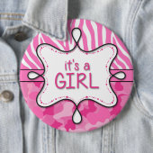Badge Rond 15,2 Cm C'est une fille Faire-part Pin 3 (En situation)