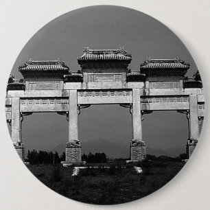 Badge Rond 15,2 Cm Chine Ancienne Porte de Pekin Tombeaux Ming 1970