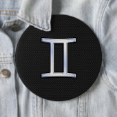 Badge Rond 15,2 Cm Chrome comme Gemini signe Zodiac (En situation)