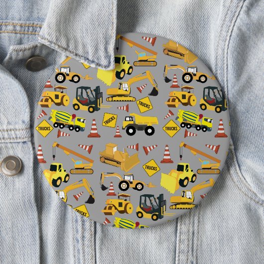 Badge Rond 15,2 Cm Construction Trucks Pattern (En situation)