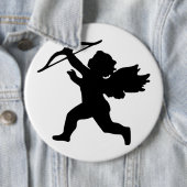 BADGE ROND 15,2 CM CUPID (En situation)