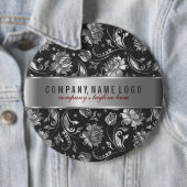 Badge Rond 15,2 Cm Damas Florales Noires Et Grises D'Argent (En situation)