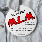 Badge Rond 15,2 Cm DITES NON AU PLAN ! bouton (En situation)